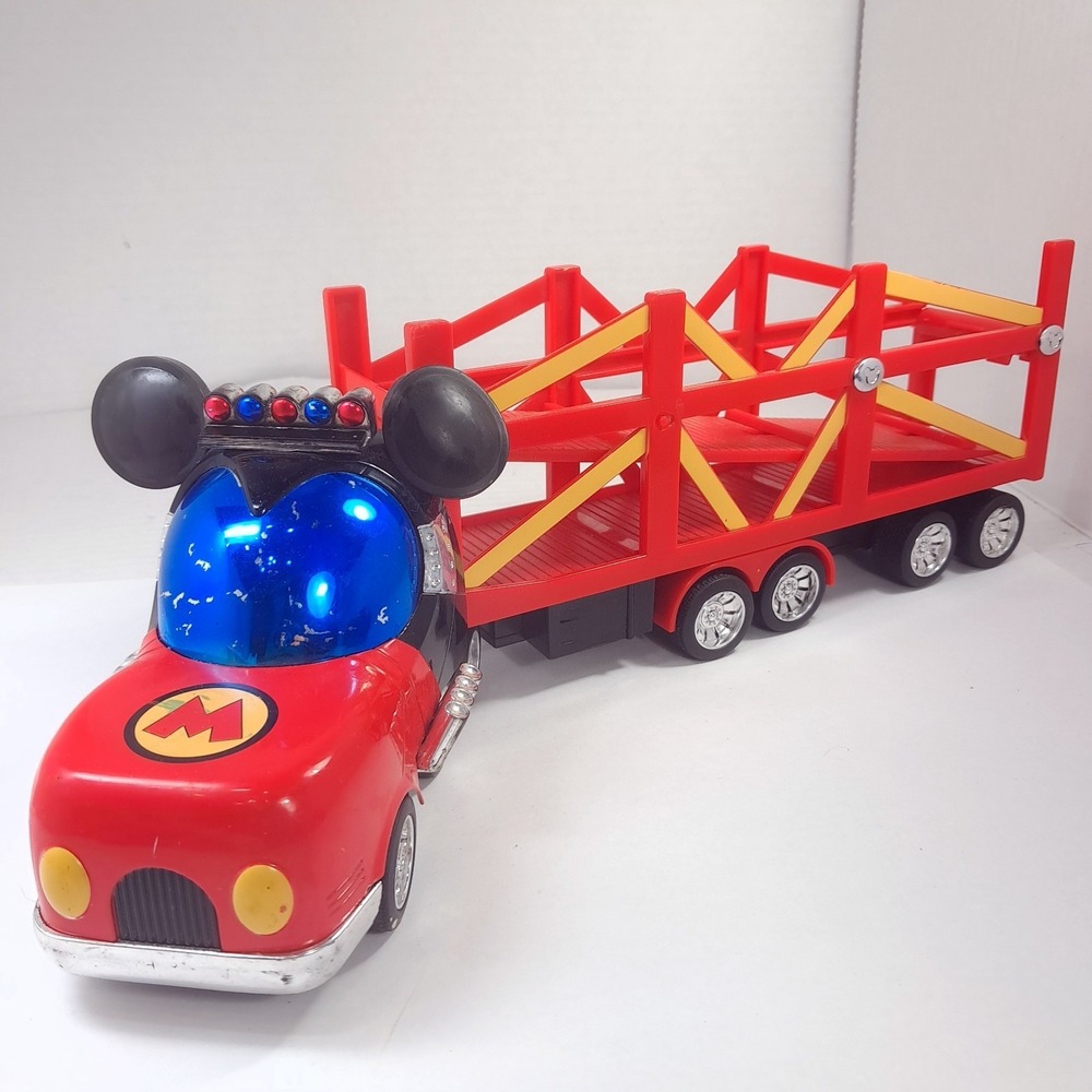 Disney Parks Mickey Mouse Die Cast Racers Car Semi Truck Hauler trailer Toy READ